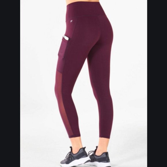 Fabletics Pants - Like New Fabletics Mila High-Waisted Pocket Capri